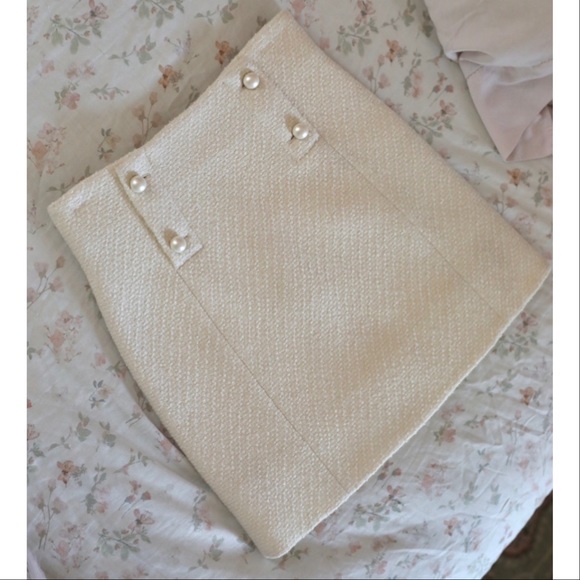 Sandro Cream knit mini skirt with pearls - Picture 1 of 8